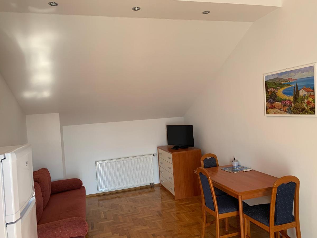 Apartments Dumancic 비오그라드나모루 외부 사진